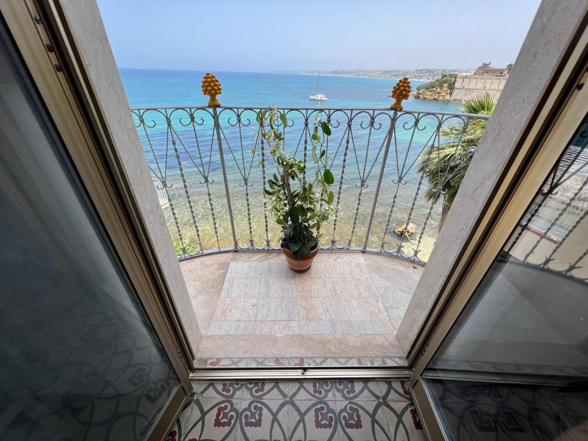 Castello A Mare Apartment Кастеламаре дел Голфо Екстериор снимка