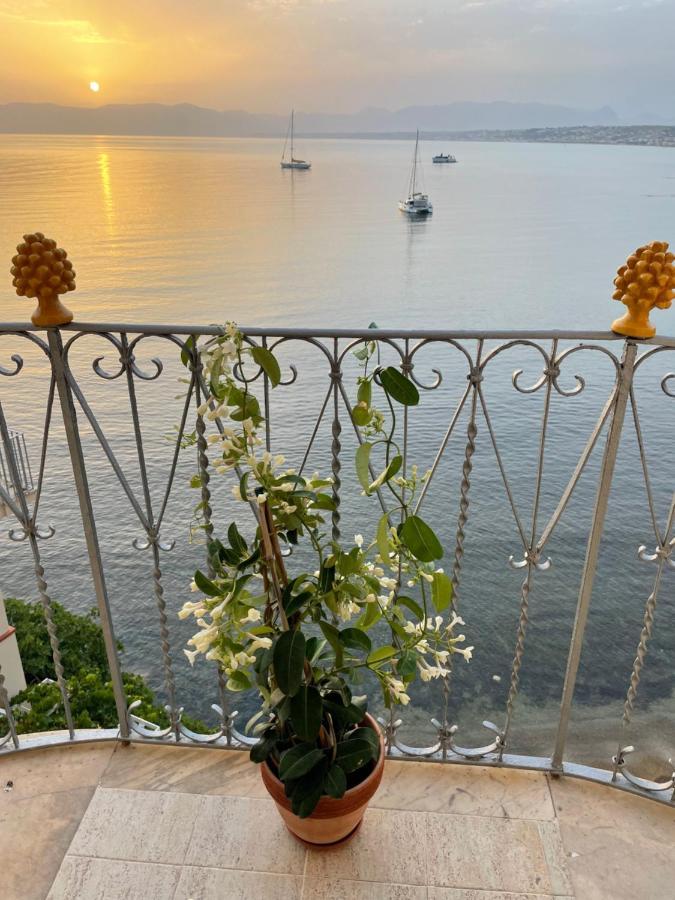 Castello A Mare Apartment Кастеламаре дел Голфо Екстериор снимка